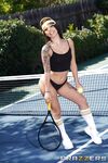 Tatouage tennis fille gina valentina sur le champ ouvert baise xander corvus