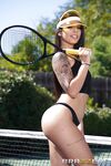 Tatouage tennis fille gina valentina sur le champ ouvert baise xander corvus