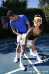 Tatouage tennis fille gina valentina sur le champ ouvert baise xander corvus