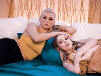 Kenzie taylor et lys larimar aiment se lécher la chatte de rasage
