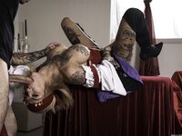 Bonnie Rotten - The Gypsy Maid's Cunt (La chatte de la servante gitane)