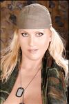 Laura Orsolya - Soldat chaud milf