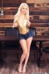 Elsa Jean - Adolescente blonde sexy
