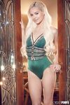 Elsa Jean - Adolescente bige bourrée