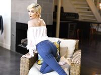 Lena Paul et Skye Blue - Petites amies coquines