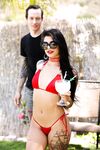 Gina Valentina et le mec tatoué