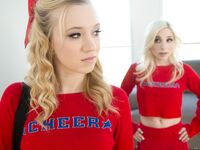 Piper Perri et Bailey Brooke sont les chats de l'école