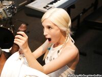 Piper Perri reçoit une grosse bite noire