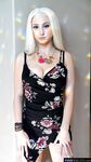 Skylar Vox l'adolescente aux gros seins