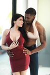 Romi Rain et la queue noire