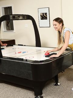 Naomi Swann - Adolescente solitaire