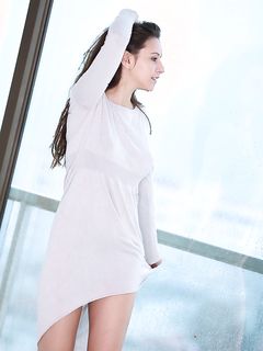 Alisa Amore - Une Hongroise rasée