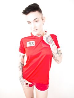 Nikki Hearts - Salope tatouée