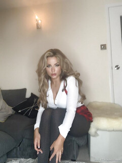 Lana les gros seins milf
