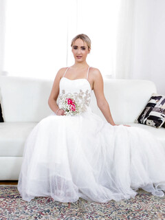 Anna Khara la mariée salope