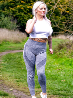 Louise Lee la milf au gros cul