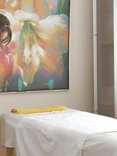 Laura profite d'un massage