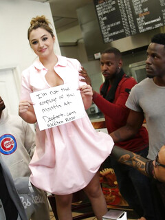 Elektra Rose baise avec des noirs