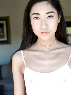 Eva Yi, la jolie asiatique