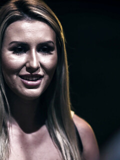 Paige Owens baisée en douceur