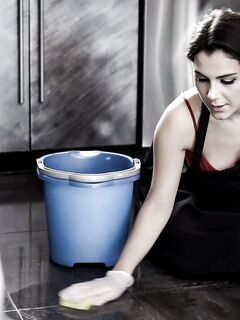 Valentina Nappi obtient une grosse chatte brune tibia de son amant barbu