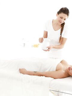 Canela Skin - La grosse bite du masseur