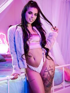 Gina Valentina, l'amoureuse de la búja